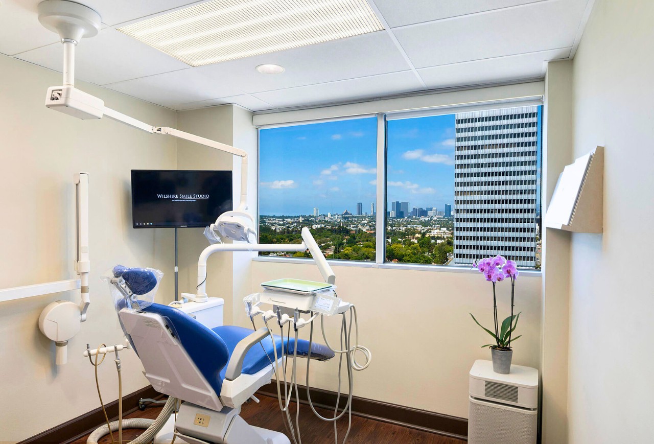 Treatment room at Wilshire Smile Studio on Wilshire Blvd in Los Angeles